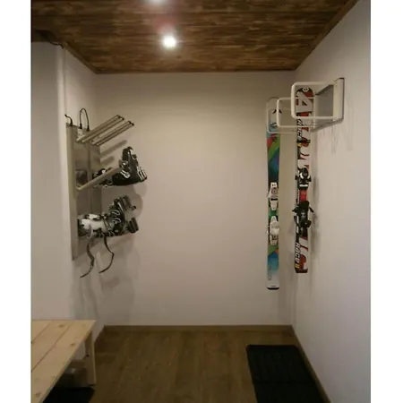 Bracket Apartment Fuegen